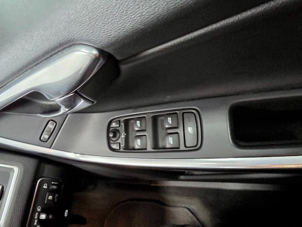Used Volvo XC60 2015 for sale - 76248550: Photo 38