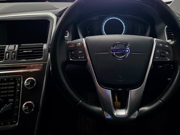 Used Volvo XC60 2015 for sale - 76248550: Photo 48