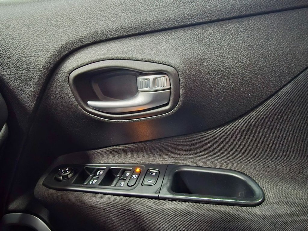 Used Jeep Renegade 2017 for sale - 76323319: Photo 28