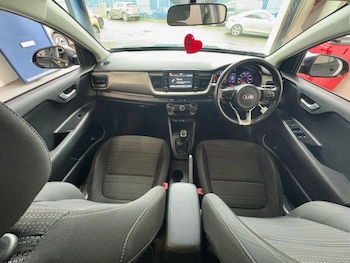 Used Kia Stonic 2018 for sale - 77855491: Photo