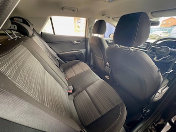 Used Kia Stonic 2018 for sale - 77855491: Photo