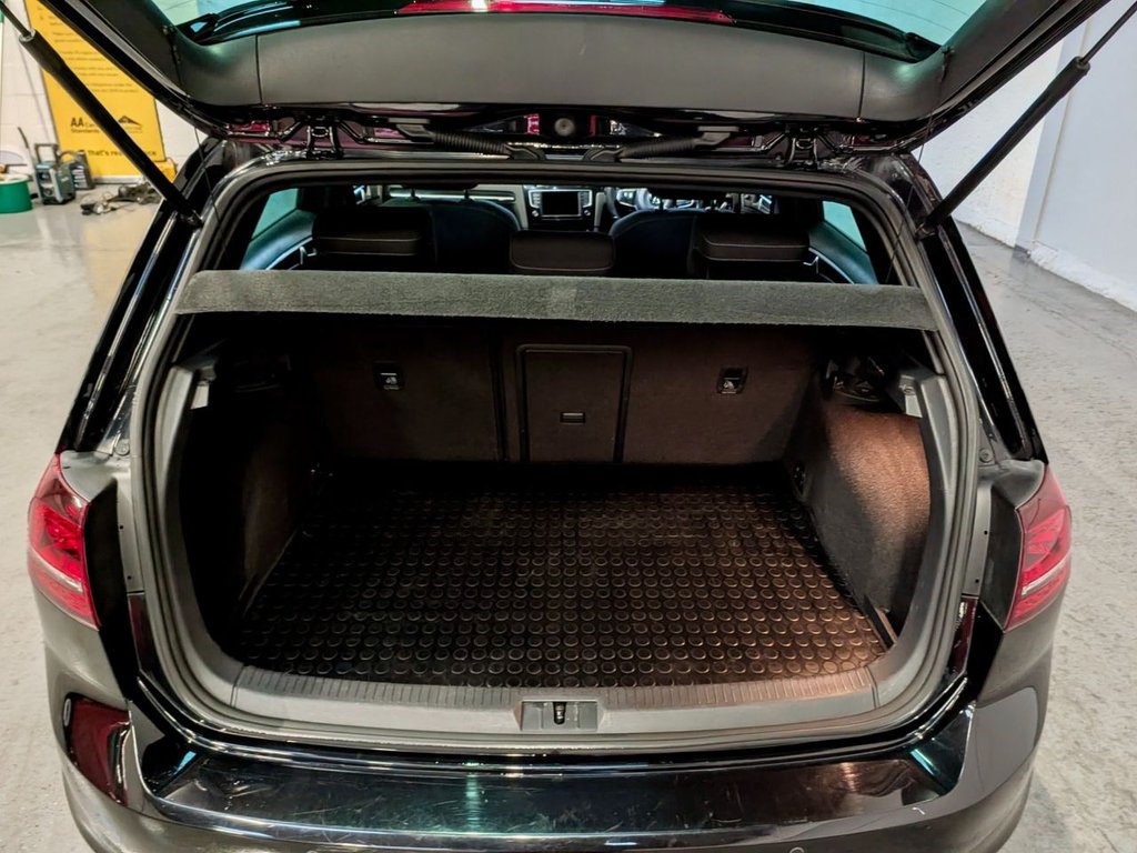 Used Volkswagen Golf 2017 for sale - 77636793: Photo 27