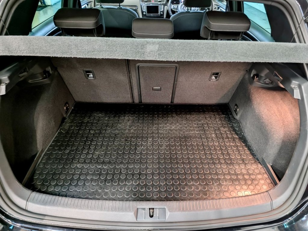 Used Volkswagen Golf 2017 for sale - 77636793: Photo 28