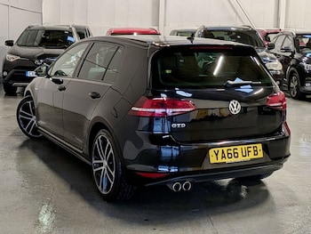 Used Volkswagen Golf 2017 for sale - 77636793: Photo