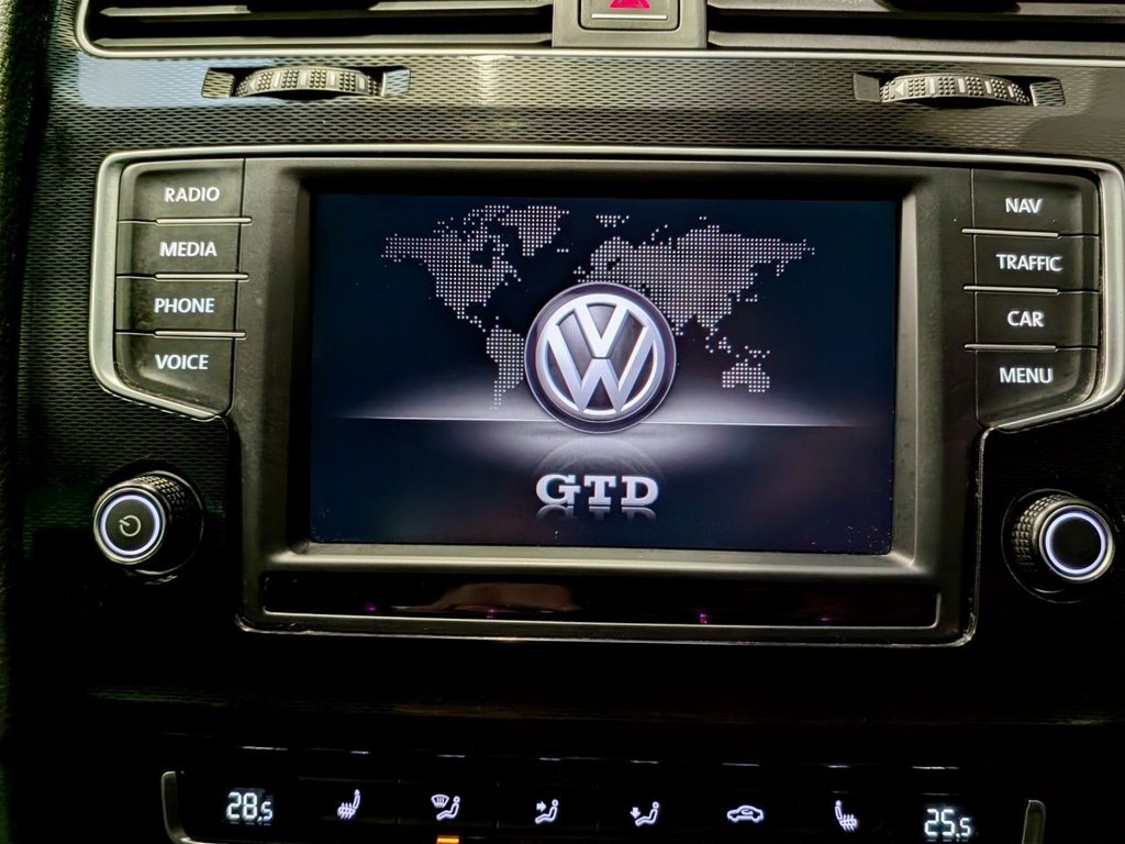 Used Volkswagen Golf 2017 for sale - 77636793: Photo 42