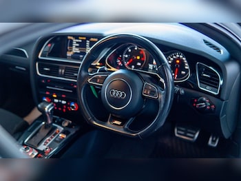 Used Audi A4 Avant 2015 for sale - 76698501: Photo