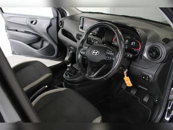 Used Hyundai i10 2024 for sale - 79777515: Photo