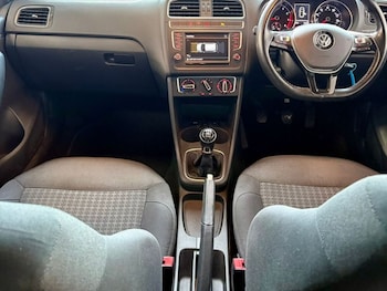 Used Volkswagen Polo 2016 for sale - 76439053: Photo