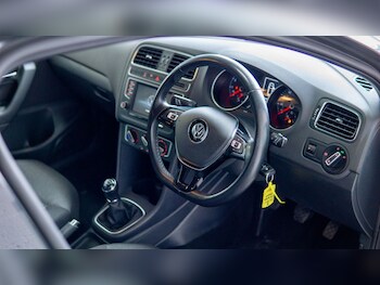 Used Volkswagen Polo 2016 for sale - 78215787: Photo