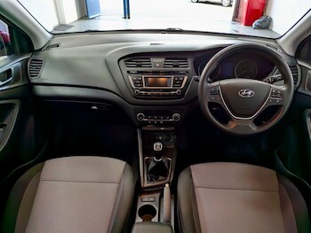 Used Hyundai i20 2017 for sale - 77693090: Photo
