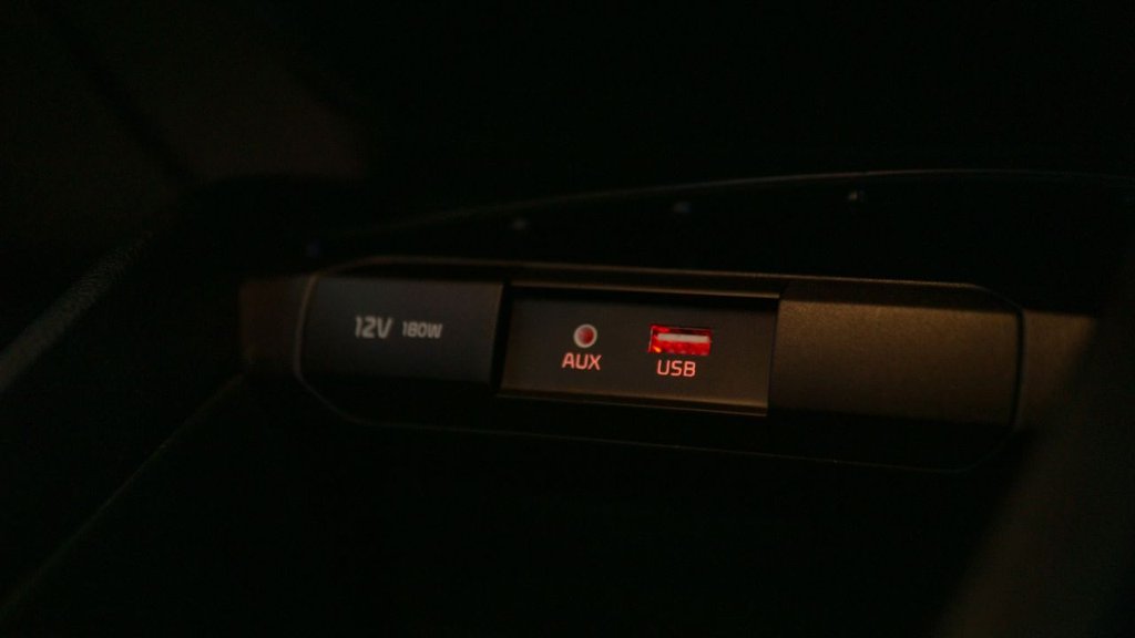 Used Kia Stonic 2018 for sale - 77463609: Photo 28