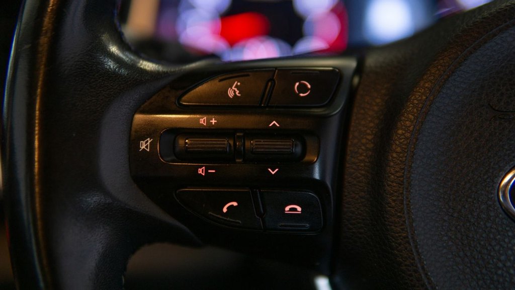 Used Kia Stonic 2018 for sale - 77463609: Photo 31