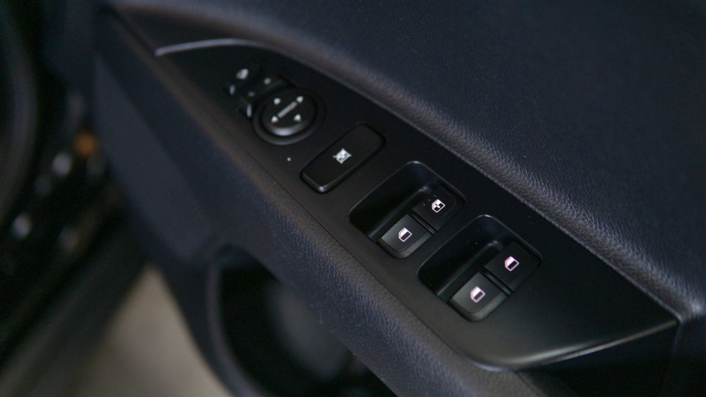 Used Kia Stonic 2018 for sale - 77463609: Photo 37