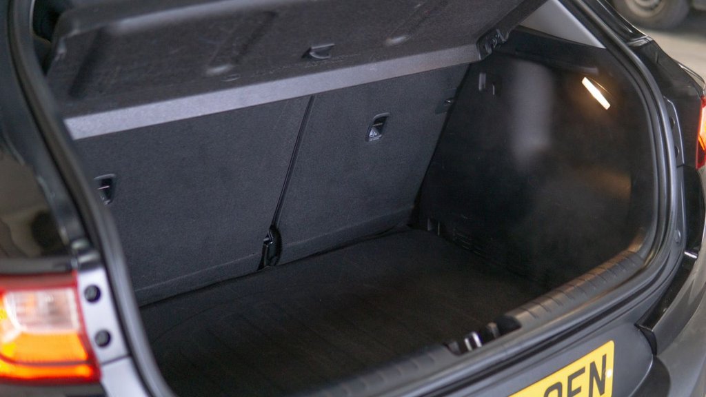 Used Kia Stonic 2018 for sale - 77463609: Photo 41