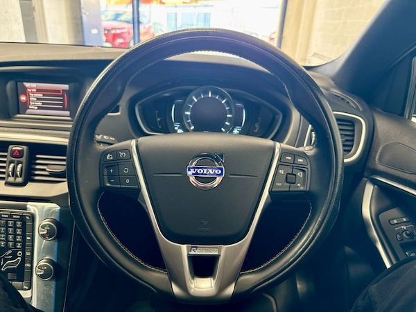 Used Volvo V40 2015 for sale - 75503115: Photo 10