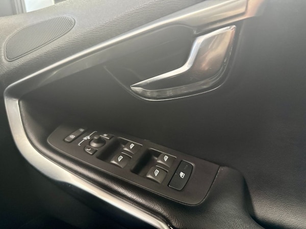 Used Volvo V40 2015 for sale - 75503115: Photo 16