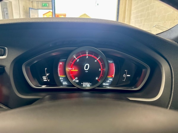 Used Volvo V40 2015 for sale - 75503115: Photo 19