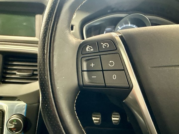 Used Volvo V40 2015 for sale - 75503115: Photo 21