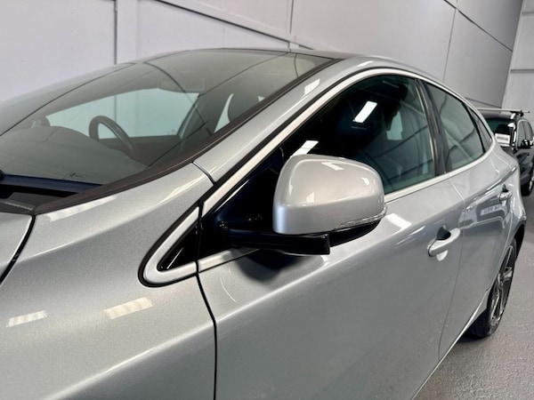Used Volvo V40 2015 for sale - 75503115: Photo 31