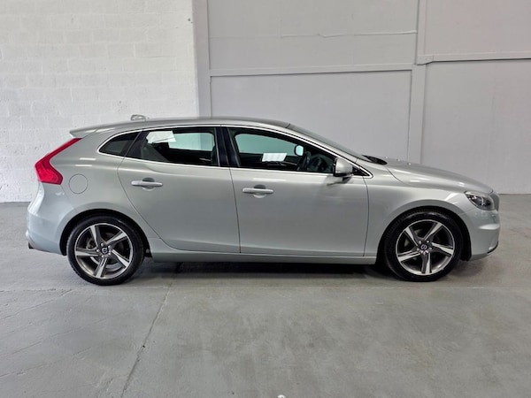 Used Volvo V40 2015 for sale - 75503115: Photo 5