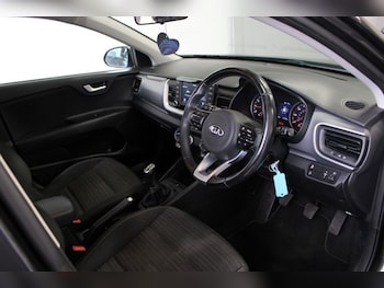 Used Kia Stonic 2018 for sale - 79422920: Photo