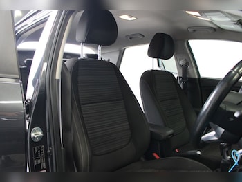 Used Kia Stonic 2018 for sale - 79422920: Photo