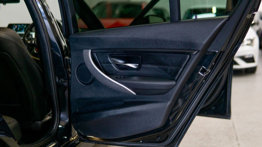 Used BMW 3 Series 2014 for sale - 77133649: Photo 30