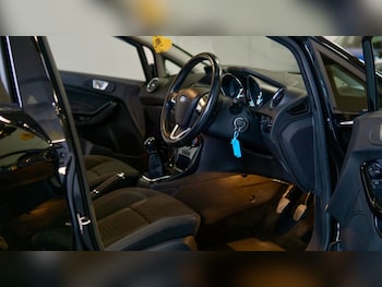 Used Ford Fiesta 2017 for sale - 77855533: Photo