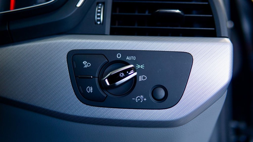 Used Audi A4 2017 for sale - 77614273: Photo 37