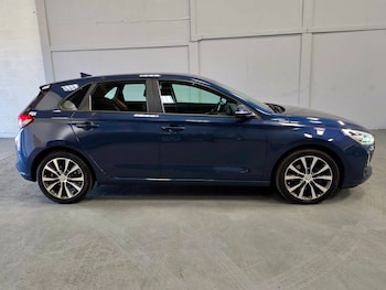 Used Hyundai i30 2017 for sale - 76185608: Photo