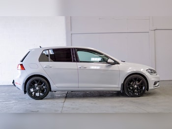 Used Volkswagen Golf 2018 for sale - 76934490: Photo