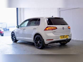 Used Volkswagen Golf 2018 for sale - 76934490: Photo