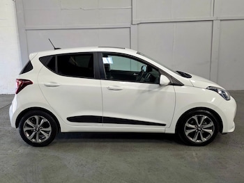 Used Hyundai i10 2017 for sale - 76210145: Photo