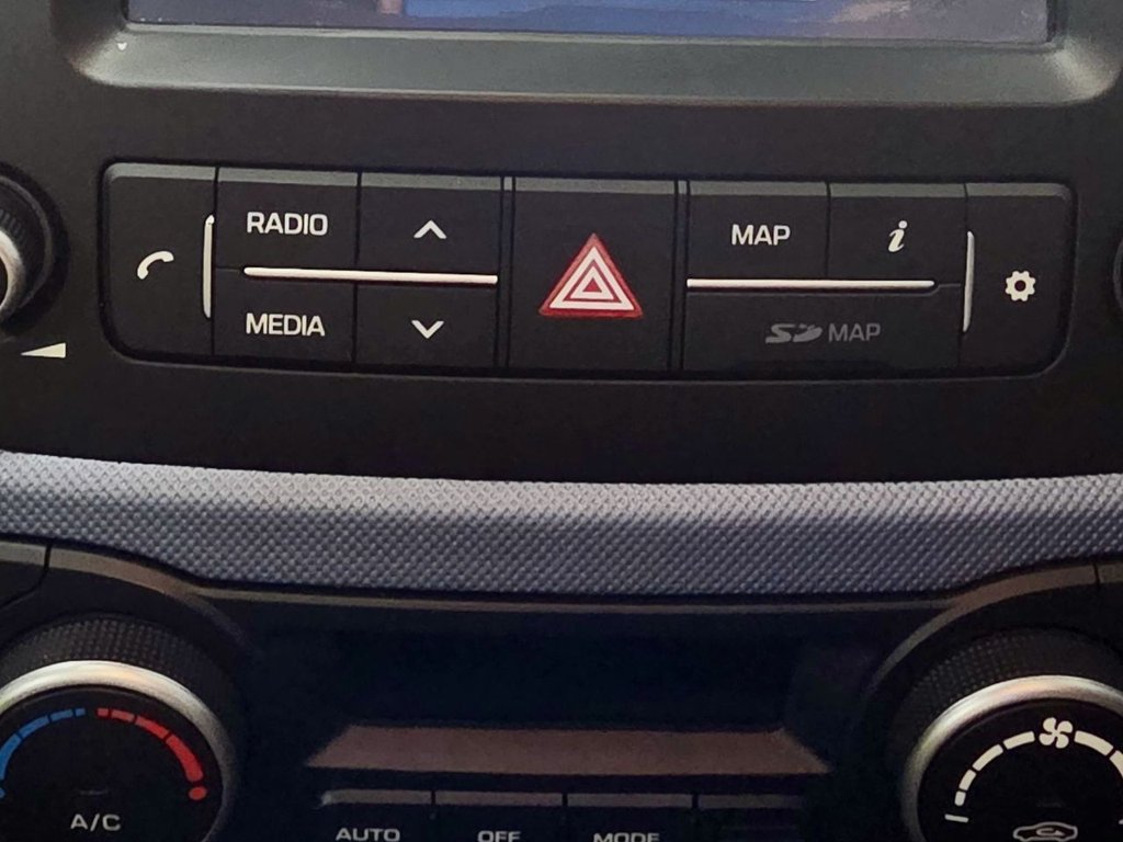 Used Hyundai i10 2017 for sale - 76210145: Photo 31