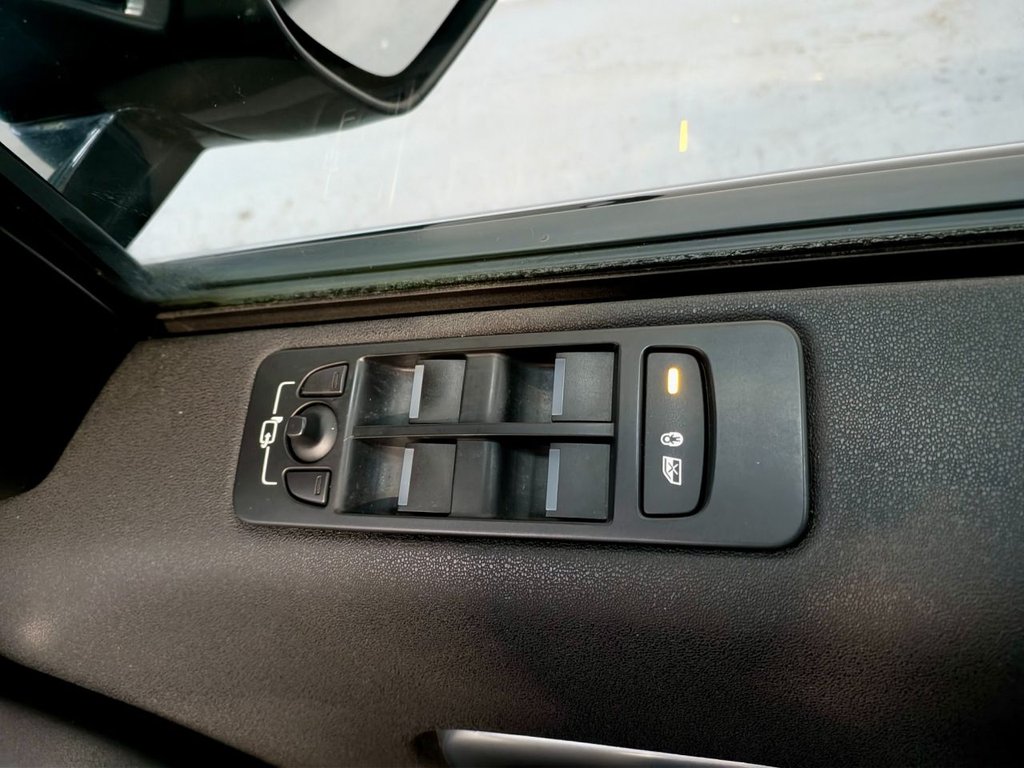 Used Land Rover Discovery Sport 2015 for sale - 77037780: Photo 31