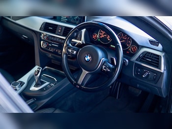 Used BMW 3 Series 2016 for sale - 77600252: Photo