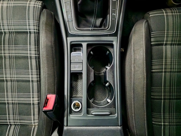 Used Volkswagen Golf 2015 for sale - 76178345: Photo 34