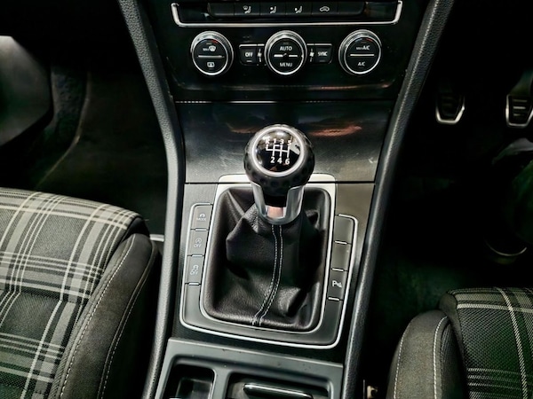 Used Volkswagen Golf 2015 for sale - 76178345: Photo 38