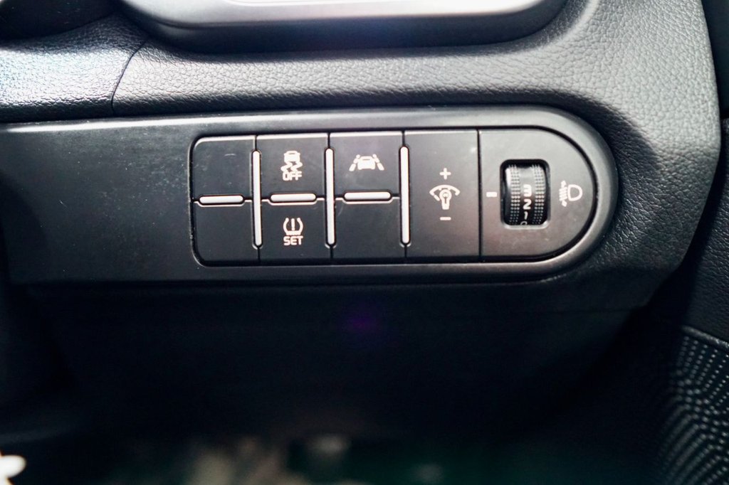 Used Kia Stonic 2018 for sale - 77826739: Photo 41