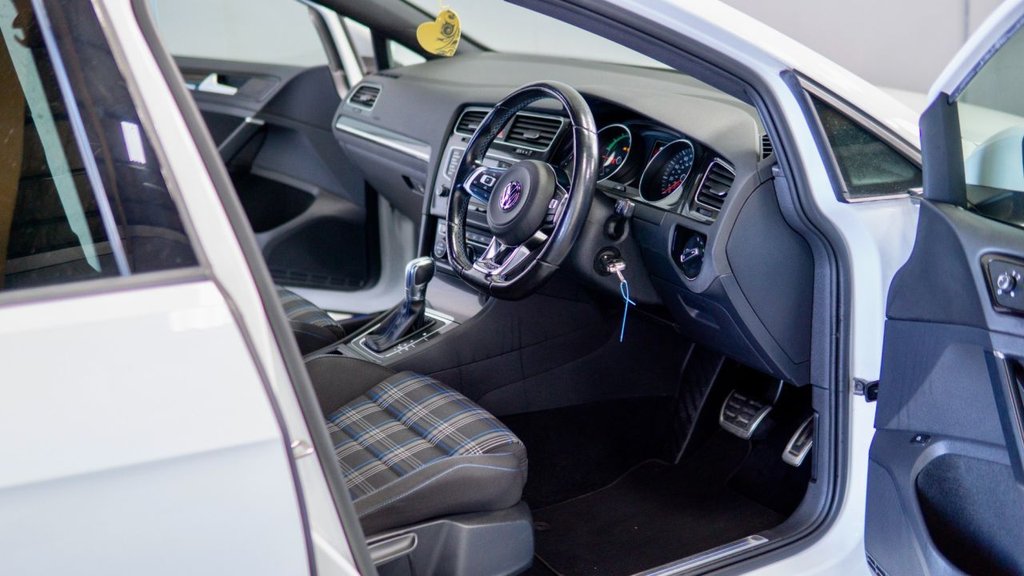 Used Volkswagen Golf 2016 for sale - 78017677: Photo 3