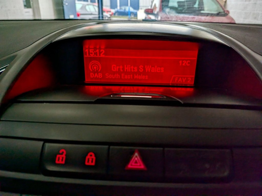 Used Vauxhall Zafira Tourer 2013 for sale - 77636779: Photo 32