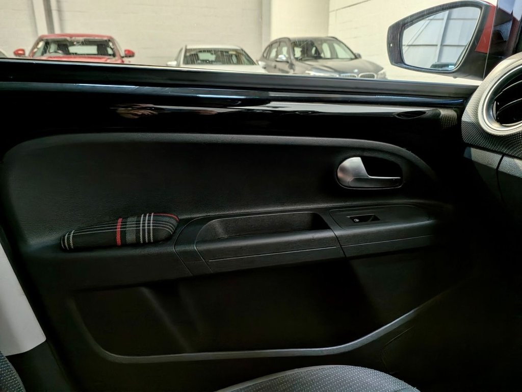 Used Volkswagen up! 2018 for sale - 77042555: Photo 28