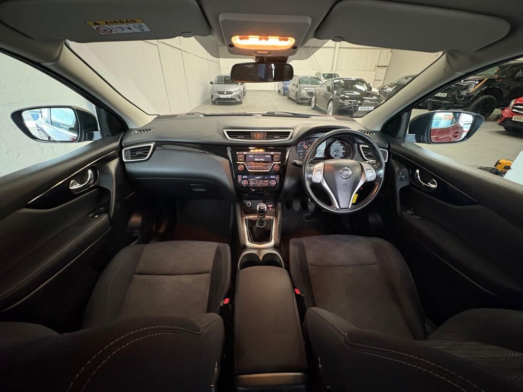 Used Nissan Qashqai 2015 for sale - 77383823: Photo 2