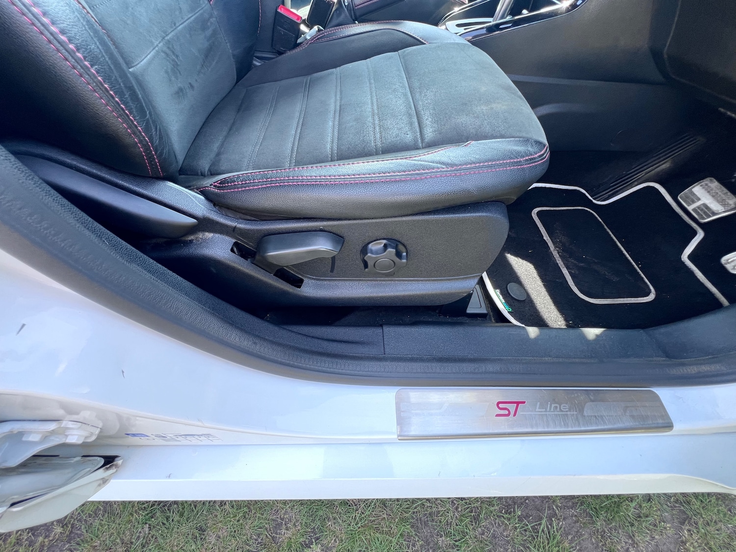 Vehicle 28