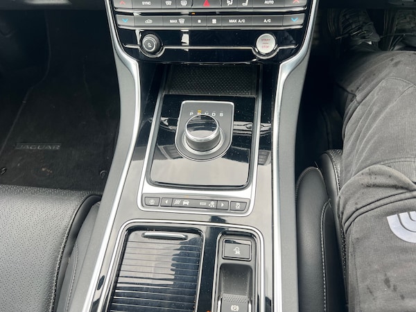 Used Jaguar XE 2017 for sale - 74624856: Photo 12