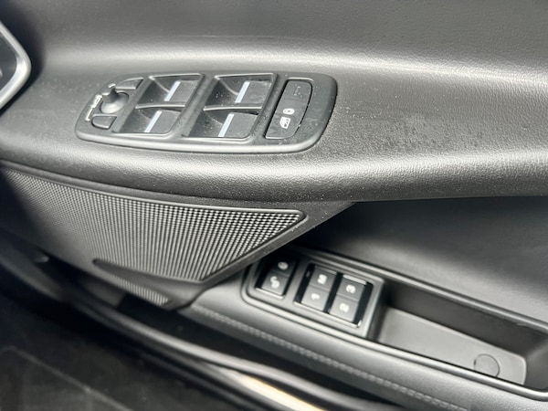 Used Jaguar XE 2017 for sale - 74624856: Photo 16