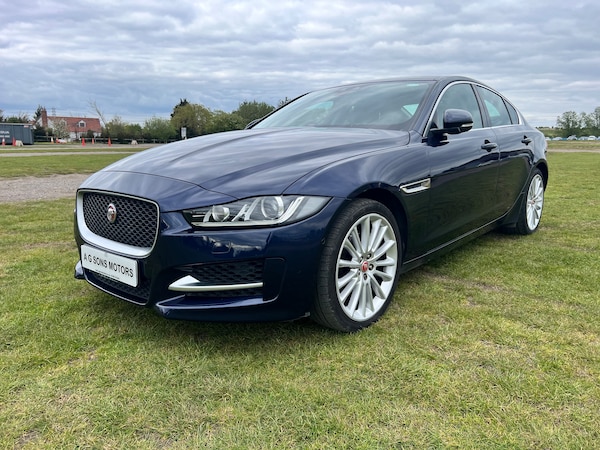 Used Jaguar XE 2017 for sale - 74624856: Photo 2