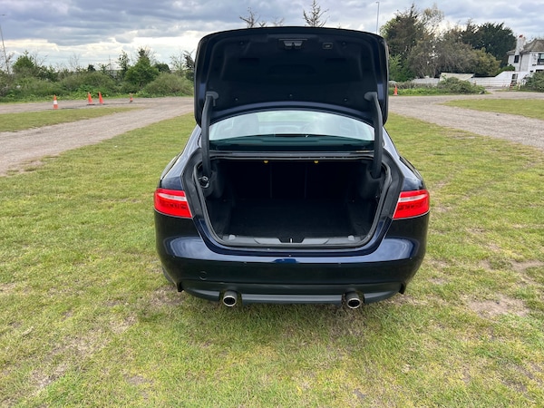Used Jaguar XE 2017 for sale - 74624856: Photo 32