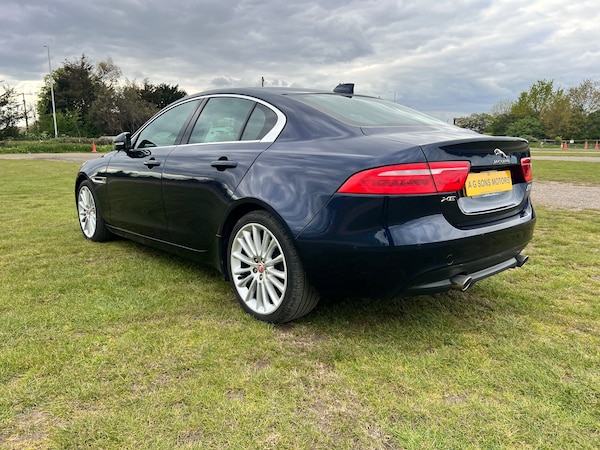 Used Jaguar XE 2017 for sale - 74624856: Photo 3