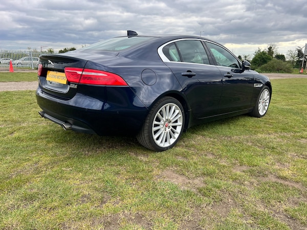 Used Jaguar XE 2017 for sale - 74624856: Photo 4